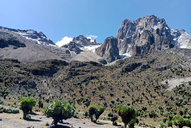 Mount Kenya Sirimon Route: 4-Day Trekking Tour