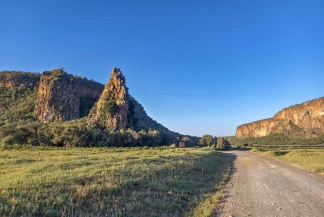 4 Day Mara, Crescent Island & Hell's Gate Cycling Tour