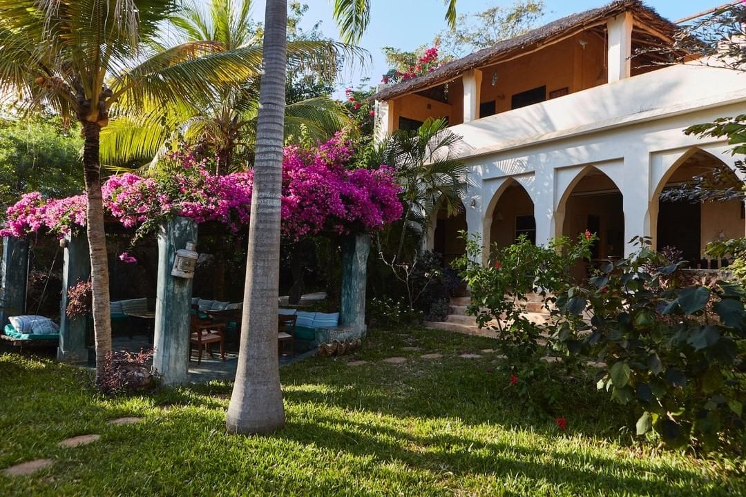 Banana House – Shela