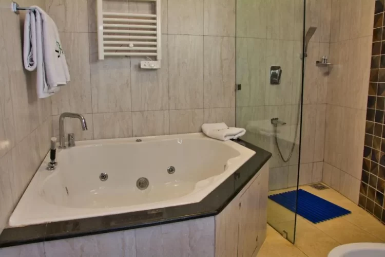 Aberdare-Prestige-and-Royal-Cottages-Nanyuki-Nyeri-30