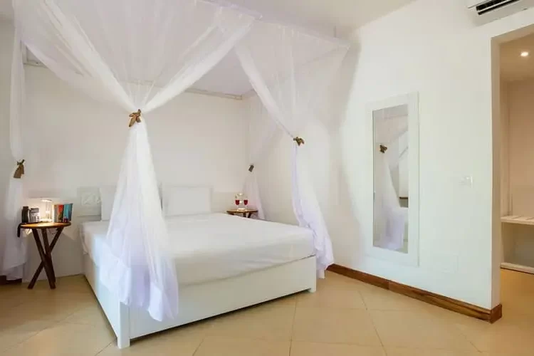 Sandies-Baobab-Beach-Zanzibar-13
