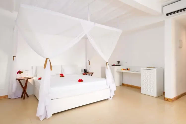 Sandies-Baobab-Beach-Zanzibar-2